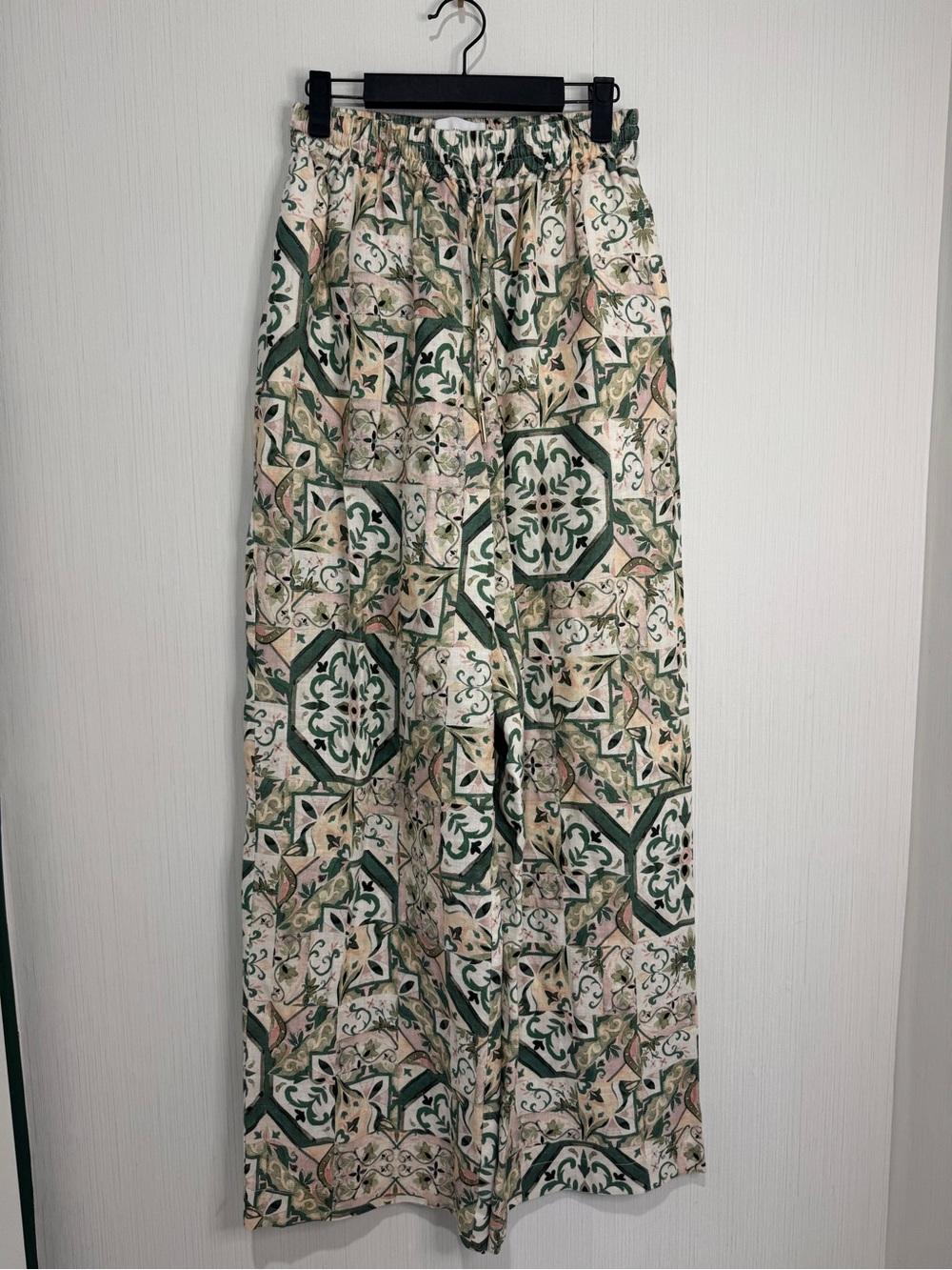 Significant Other Green Elle Drawstring Printed Pants. Size 4. 100% Linen.
